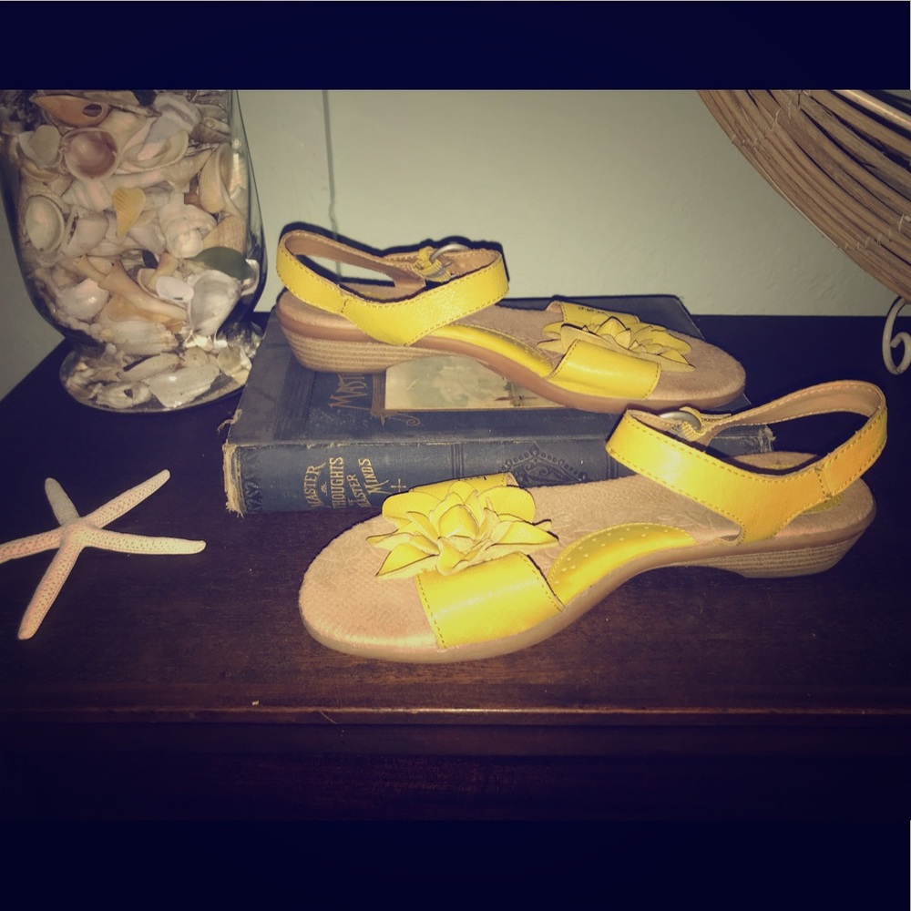 BOC sandals